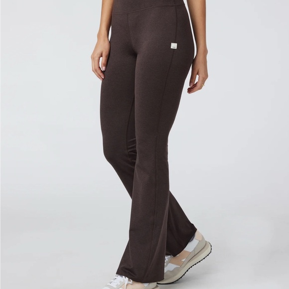 Vuori Halo Slim Flare Pants - Picture 2 of 3
